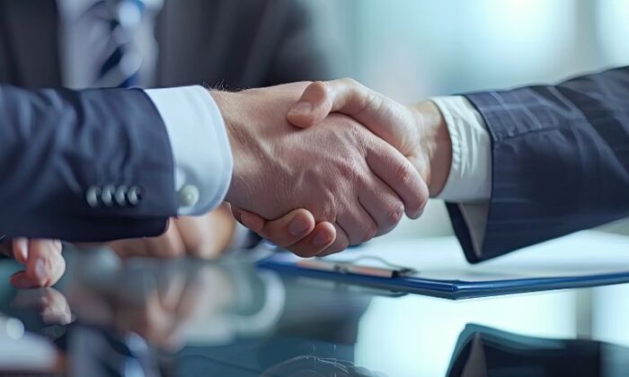 保険の営業に向いている人の特徴8選!活かせる経験も紹介【転職前に要確認】