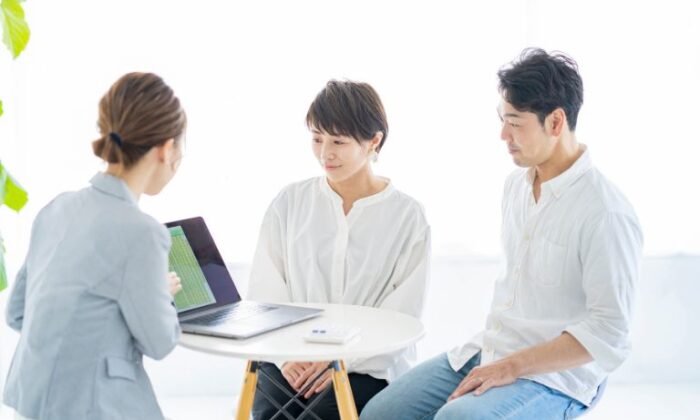 保険代理店での営業ってどんな仕事？年収や活かせる経験とは