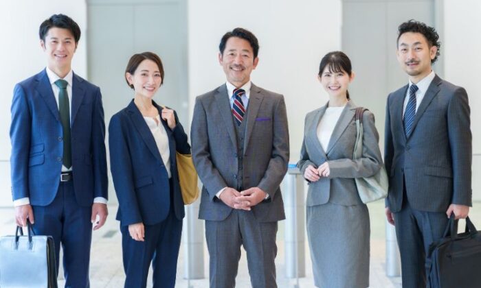 保険営業の正社員の仕事内容は？年収やノルマを詳しく解説！
