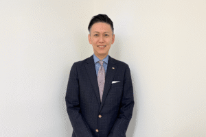 保護中: 一社専属の制約を脱し、保険の枠を超えて貢献できる環境が安定した成果を生む
