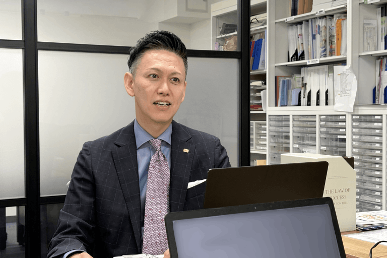 R&Cに所属する保険営業マン