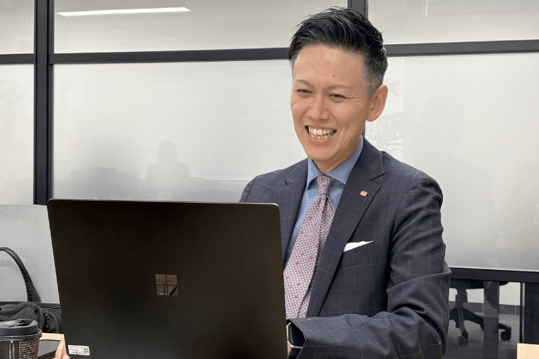 R&Cに所属する保険営業マン