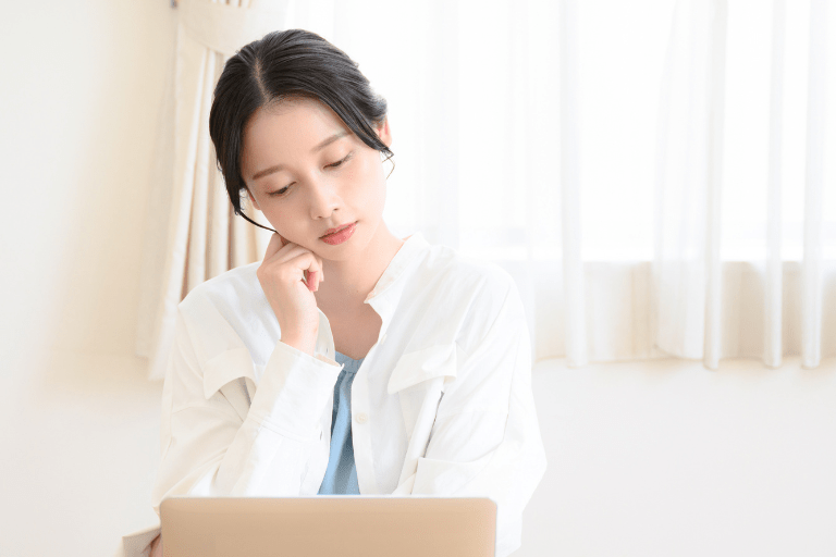 レイクのおまとめローンは審査が厳しい口コミは本当?落ちた時の対策も解説