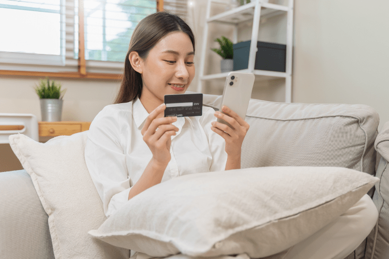 レイク申込み方法と審査の流れを解説|スマホ完結で最短即日融資も可能!