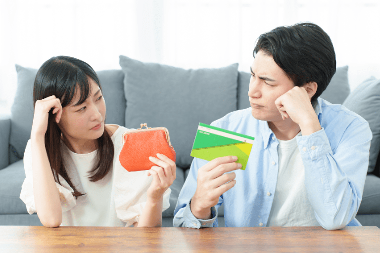 レイクで借りるなら年収はいくら必要?ヤバいと口コミや評判は本当?