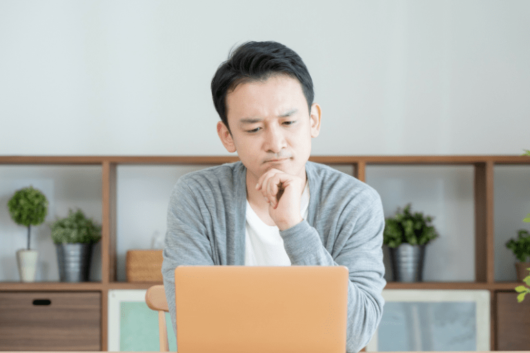 レイクは保証人なしで借入できる？不要な理由は審査にある？