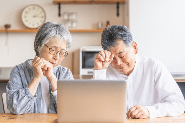 レイクは年金受給者でも借入できる？利用条件と注意点を解説