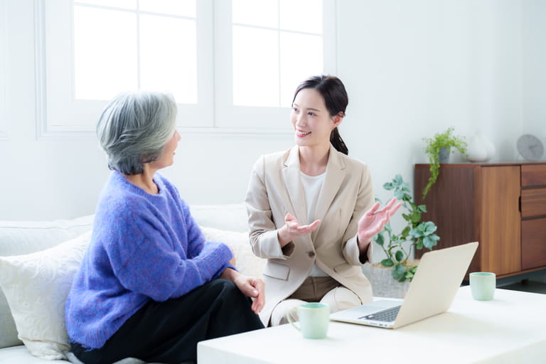 変額保険を年金型で受け取るには？税の仕組みやメリット・デメリットも解説