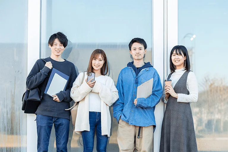 18歳におすすめの医療保険は？社会人・学生、男女別に必要性や選び方を解説